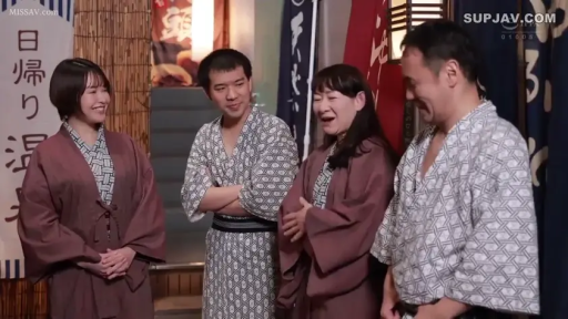 交谈神态 · 温泉旅馆 · 日式浴衣 · 人物面部中景 · 男女款和风浴衣 · 日本温泉标志