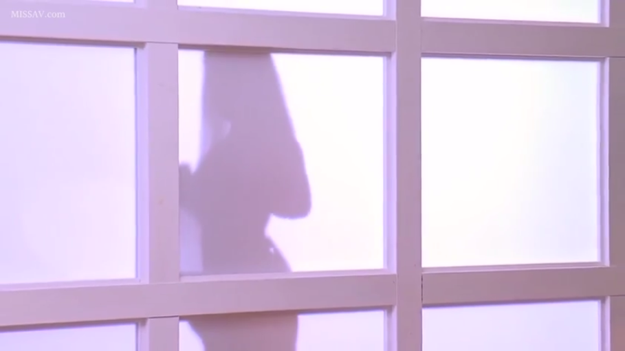室内 · 裸体 · 玻璃门 · 剪影效果 · 身体曲线剪影