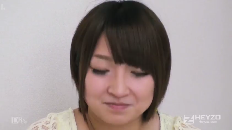 室内 · 脸部 · 羞涩 · 短发 · 正面 · 蕾丝上衣