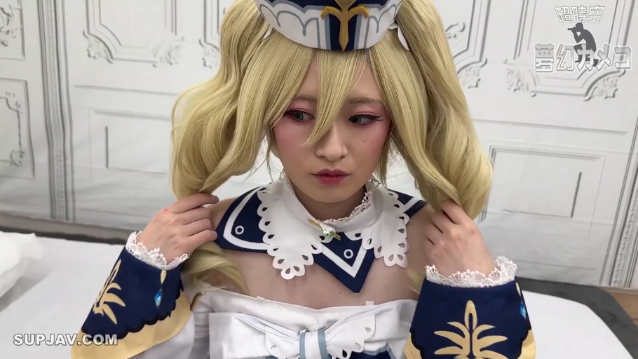 室内 · 羞涩 · 上半身 · 女仆装风格上衣 · 二次元服饰