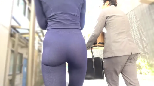 臀部 · 行走 · 户外 · 公文包 · 紧身 · 瑜伽裤 · 尾随