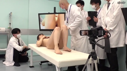 严肃 · 角色扮演 · 全裸 · 仰卧开腿 · 医务室 · 摄像机 · 检查 · 显示器特写