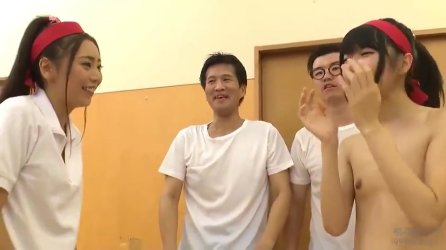 体育室 · 红色头带 · 欢快 · 无装备状态 · 红色头带
