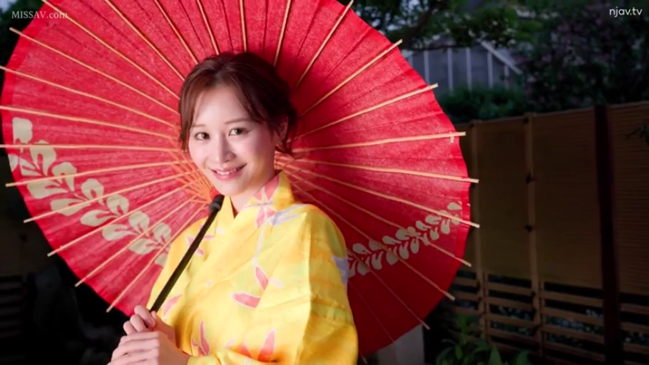 上半身特写 · 微笑 · 日式庭院 · 红色油纸伞 · 黄色印花浴衣 · 夜晚光影