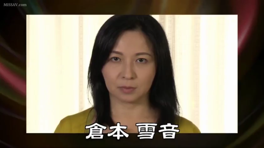 室内 · 平静 · 顔のクローズアップ · 黄色の上衣 · 带有姓名字幕