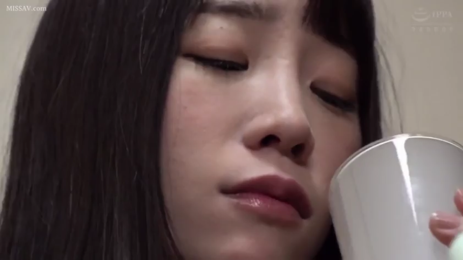 室内 · 面部特写 · 居家服