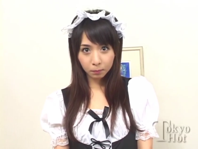 室内 · 面无表情 · 上身特写 · 白蕾丝花边 · 女仆头箍