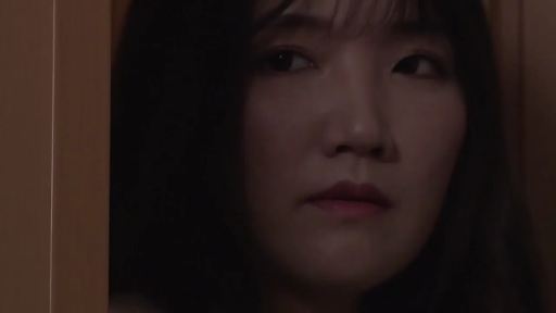 室内 · 脸部特写 · 无法确定