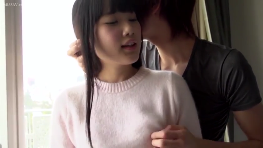 室内 · 陶醉 · 近景 · 粉色毛衣 · 日本AV · 隔衣揉乳 · 从后拥抱