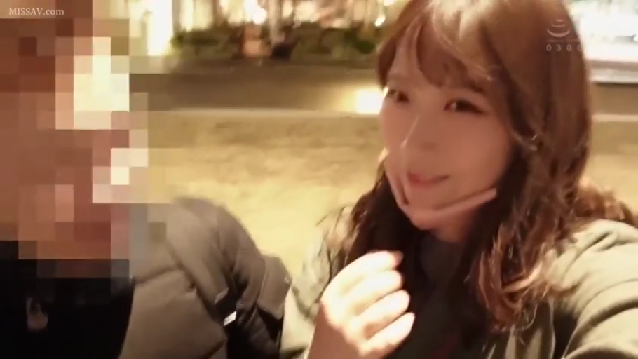 脸部特写 · 夜晚街头 · 休闲夹克