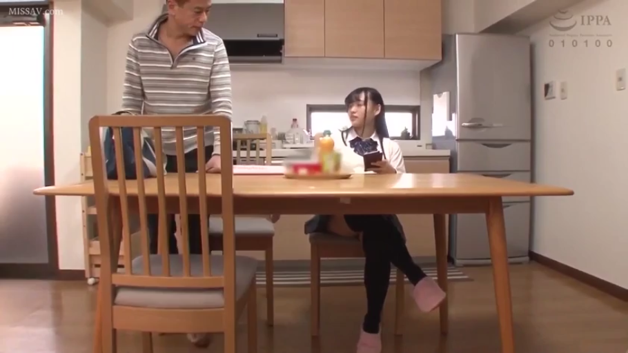 座り姿勢 · 会話 · 真剣 · キッチン · JK制服 · 钱包 · 日常剧情