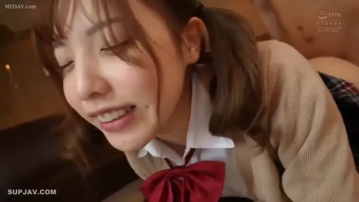 卧室 · 脸部特写 · 性交 · 米色针织开衫 · 张嘴呻吟