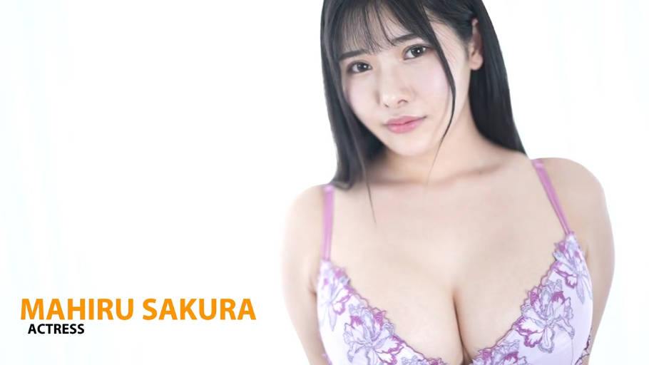 胸部特写 · 紫色蕾丝文胸 · 摄影棚 · 深情注视 · 画中文字标识