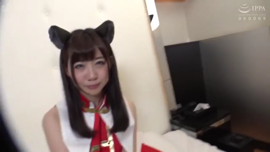 酒店房间 · 挑逗 · 面部特写 · 动漫风格服装 · 猫耳发饰