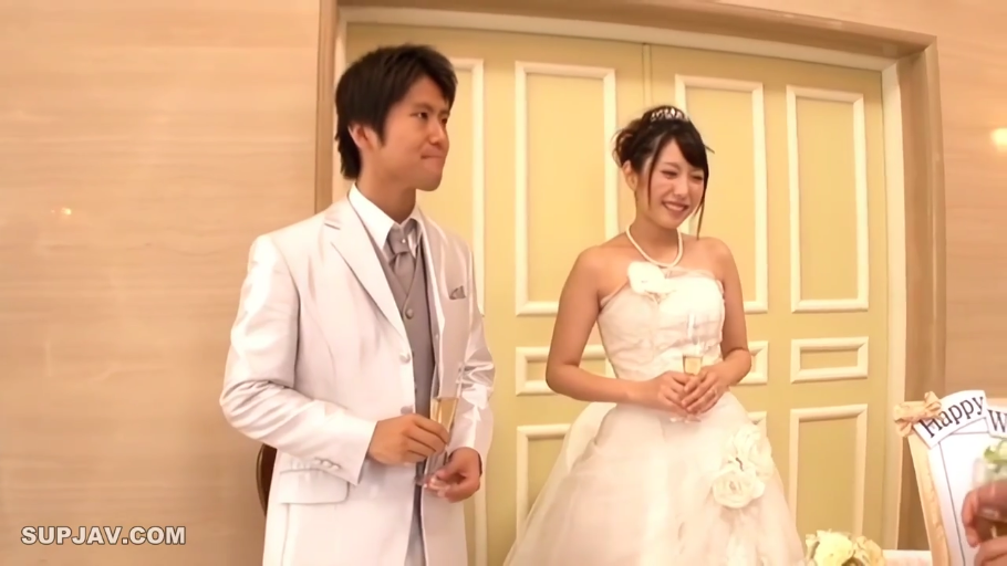 站立 · 全景 · 微笑 · 酒杯 · 剧情 · 婚纱 · 敬酒 · 婚礼现场