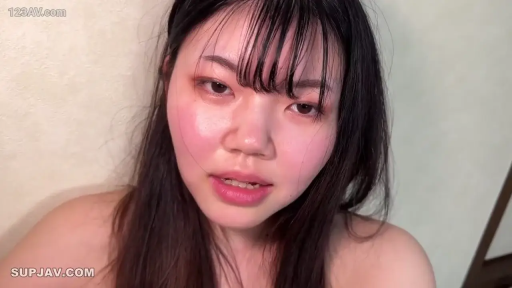 室内 · 脸部特写 · 裸体 · 凝视 · 正面 · 齐刘海 · 脸红