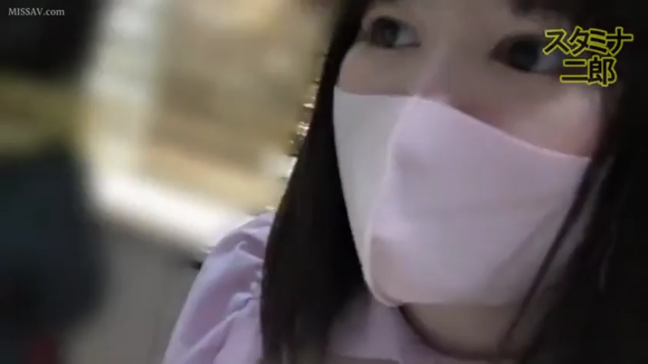 室内 · 羞涩 · 眼睛特写 · 口罩 · 无 · 粉色口罩