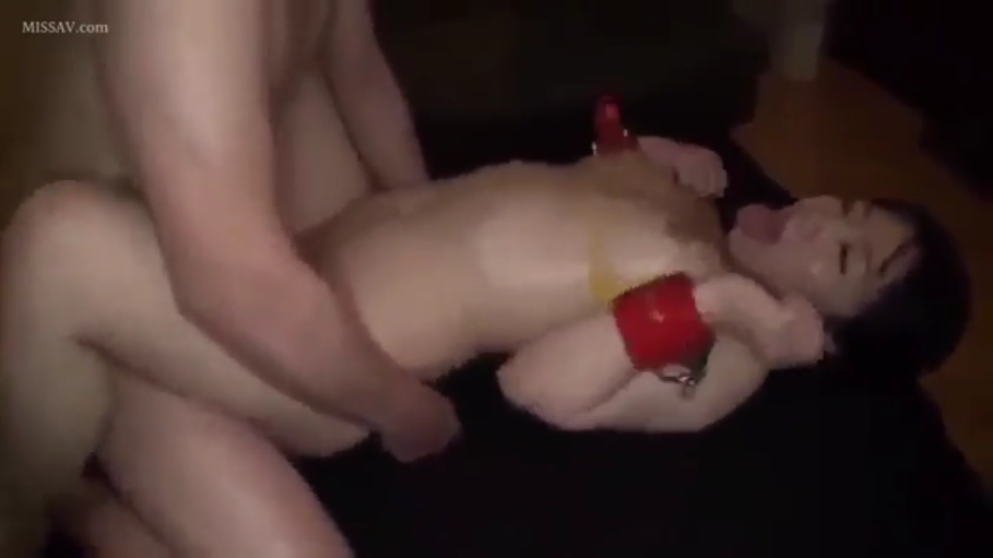 室内 · 性交 · 全裸 · 迷离 · 传教士式 · 手铐 · 束缚