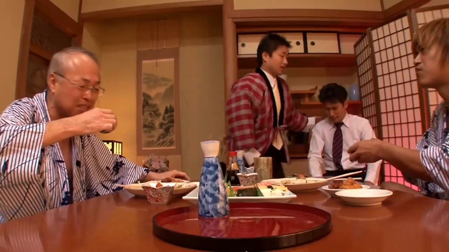 坐姿 · 和室 · 自然 · 饮酒 · 浴衣 · 男优 · 酒具