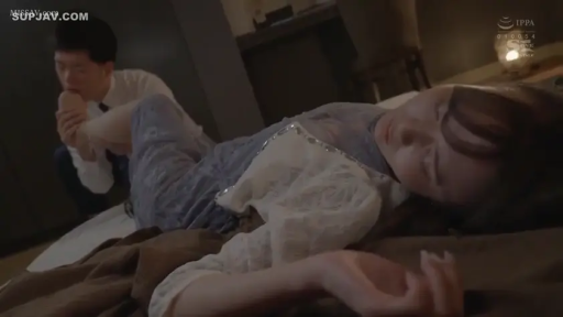 卧室 · 闭眼 · 床 · 仰卧 · 舔足 · 恋足 · 蕾丝衫