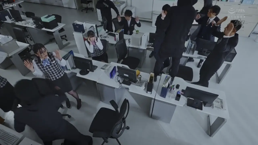 办公室 · 紧张 · 黑色连体衣 · 黑色服装