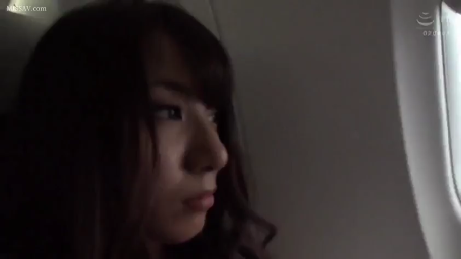 凝视 · 顔のクローズアップ · 机舱 · 机舱昏暗