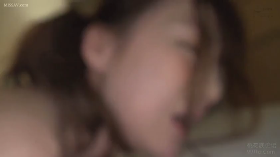 室内 · 脸部特写 · 全裸 · 性行为 · 陶醉 · 仰头 · 长发