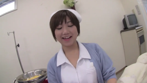 病房 · 护士服 · 微笑 · 半身 · 对视 · 正面