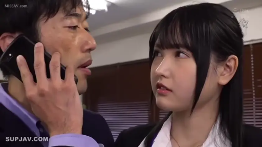 办公室 · 女士西装外套 · 手机 · 女人眼神忧虑凝视 · 男女演员面部特写