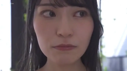 室内 · 迷茫 · 五官特写 · 无法判定
