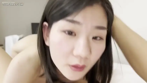 脸部 · 全裸 · 迷离 · 俯卧 · 床上 · 注视 · 大特写