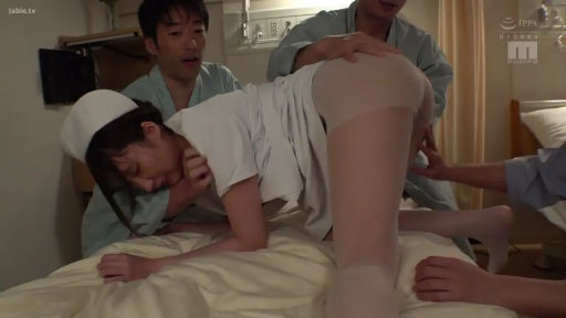 病房 · 多人运动 · 被动 · 男性病号服 · 护士帽 · 医院背景 · 男性双手抚摸护士臀部特写