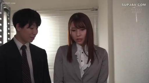 专注 · 办公室 · OL职业套装 · 人物半身特写