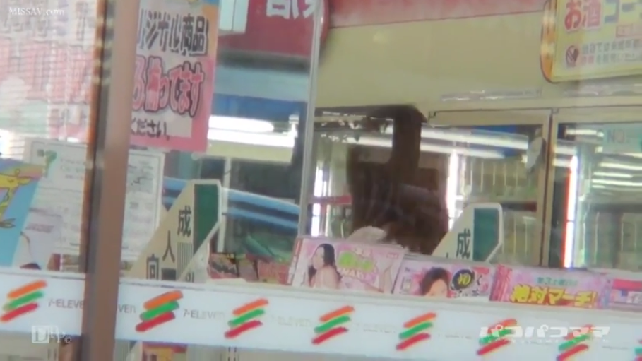 便利店 · 无法辨认 · 站立性交 · 玻璃反光