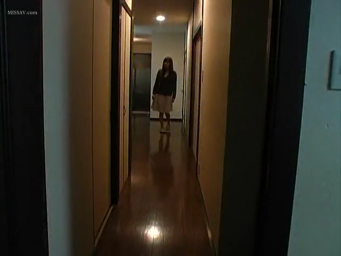 站立 · 自然 · 走廊 · 夹克 · 走动