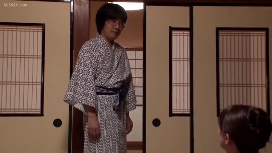 眼镜 · 站立 · 和室 · 平静 · 注视 · 日系 · 浴衣