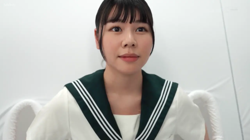 室内 · 坐姿 · 平静 · 半身 · 注视 · 水手服 · 亚洲女性