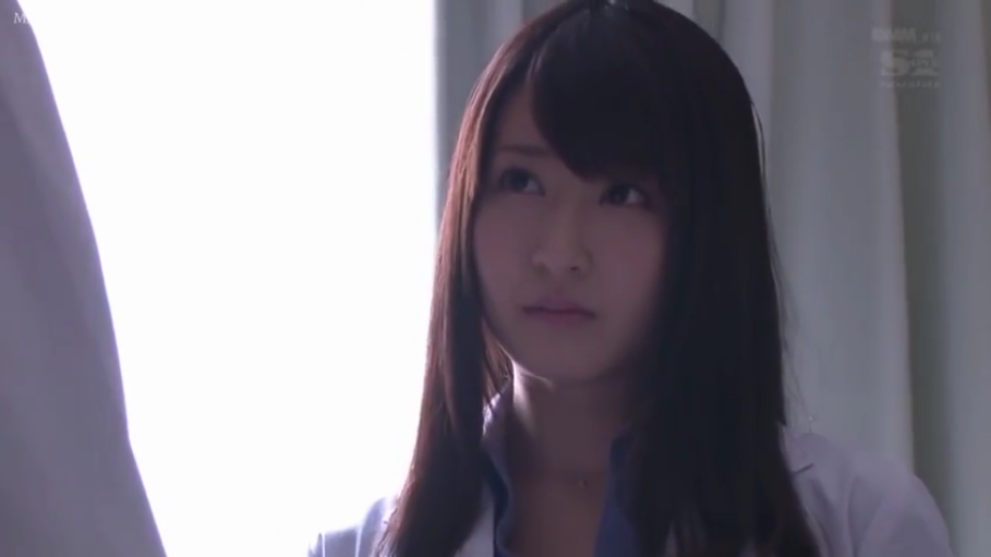 室内 · 白大褂 · 忧郁 · 脸部特写 · 凝视 · 正面 · 亚洲女性