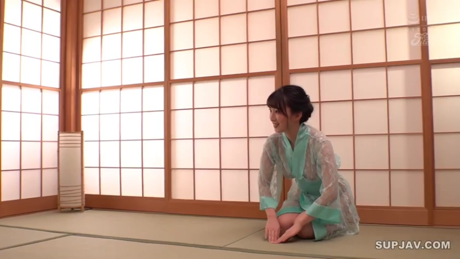 日式房间 · 期待 · 淡绿色半透明蕾丝和服 · 透视装
