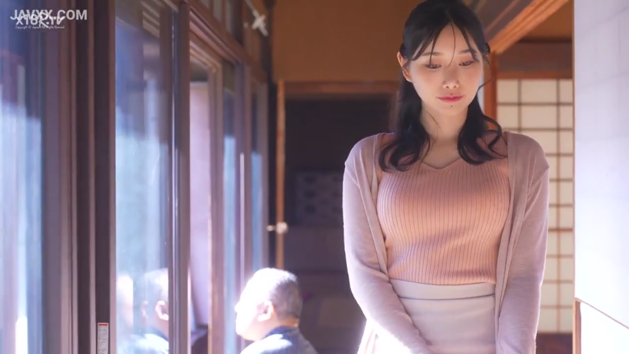 温顺 · 日式走廊 · 粉色修身针织背心 · 男子侧脸