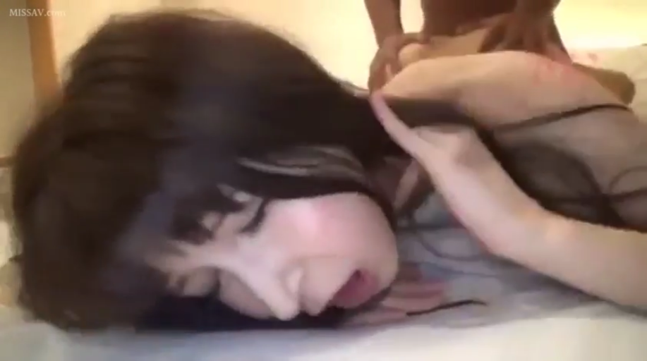 脸部特写 · 卧室 · 性行为 · 陶醉 · 裸体 · 长发 · 趴伏