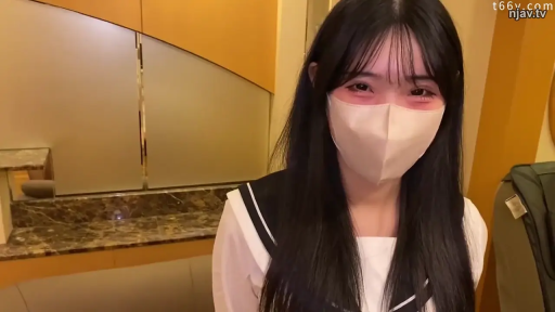 室内 · 害羞 · 水手服 · 口罩 · 女生面部特写