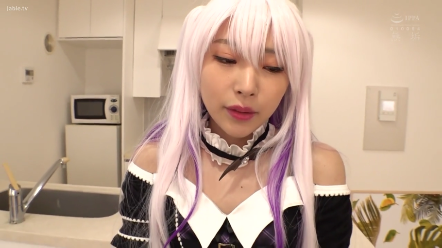 脸部特写 · 厨房 · 女仆装