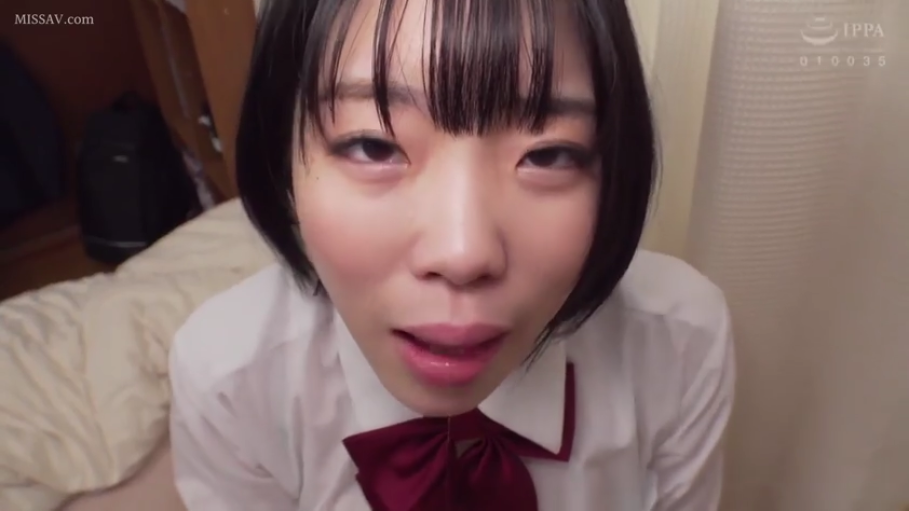 眼神特写 · 卧室 · 渴望 · 红领结