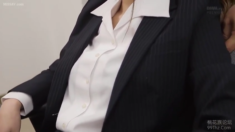 办公室 · 黑色条纹西装外套 · 上半身躯干