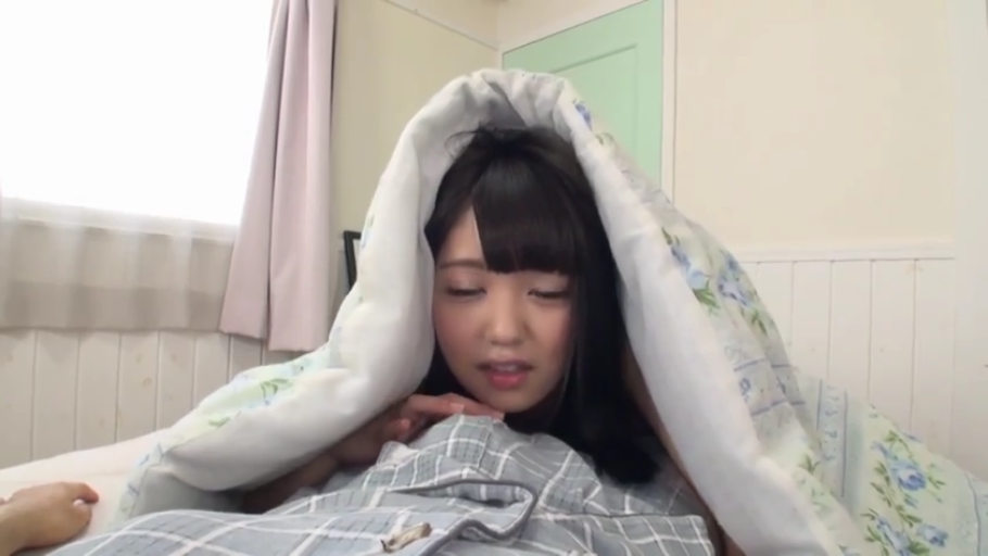 脸部 · 卧室 · 睡衣