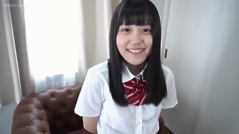 室内 · 脸部 · 站立 · 制服