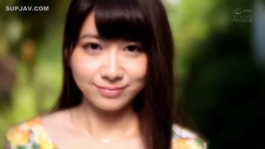 脸部特写 · 户外 · 碎花裙