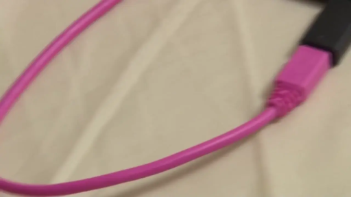 室内 · 特写 · 粉色 · USB线