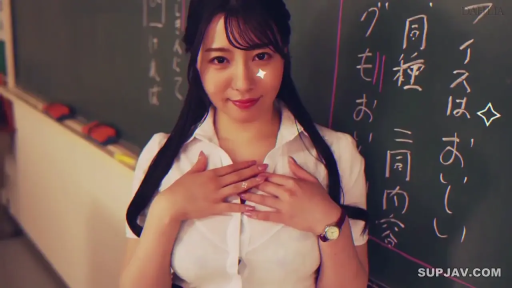 教室 · 站立 · 上半身特写 · 白色短袖衬衫